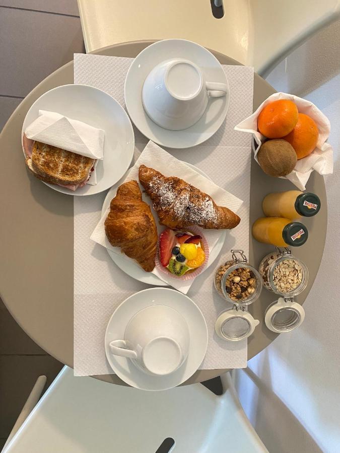 B&B Warmup Grosseto - Parcheggio Incluso Nella Corte Interna 외부 사진